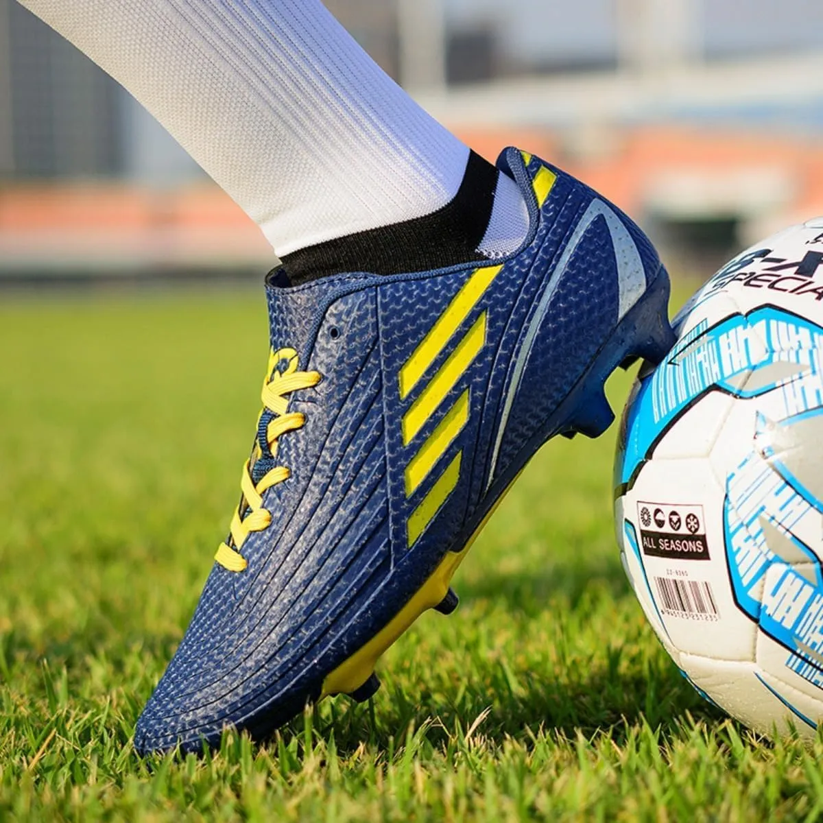 Unisex Professional Soccer Cleats, Firm Ground Outdoor/Indoor Football Shoes for Men and Women, Youth Training Sneakers
